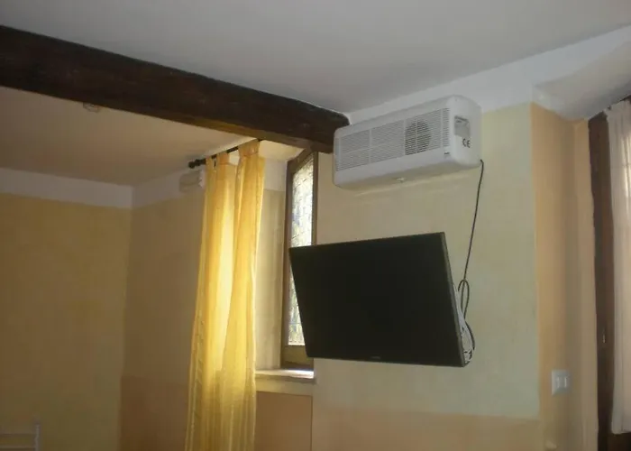 Monolocale Vicino Rocca Maggiore Apartamento